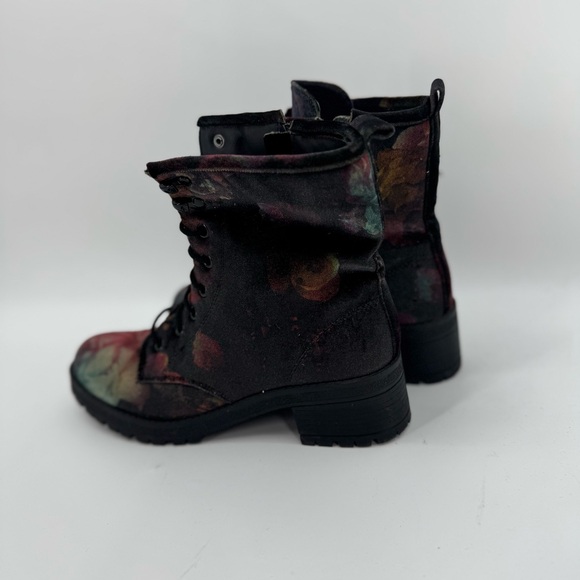Madden Girl Eloisee Black Velvet Floral Combat Boots Women’s 8 - Picture 3 of 9